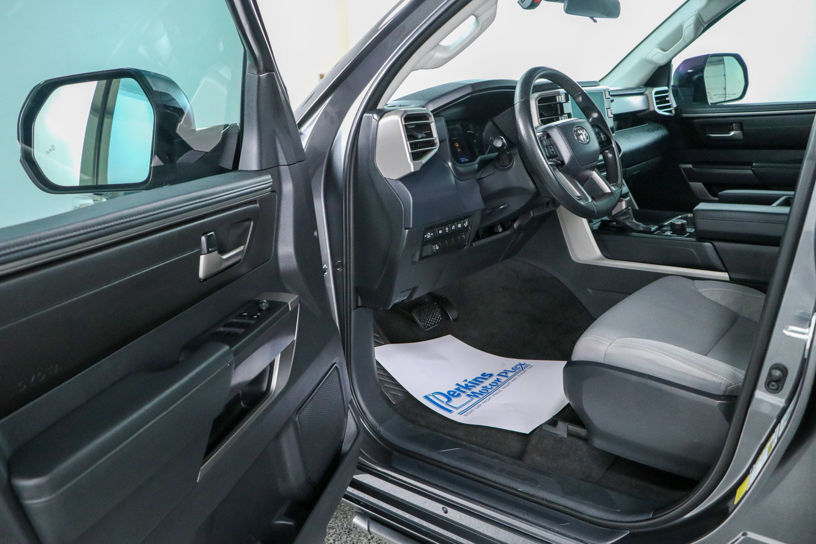 Used 2023 Toyota Tundra SR5 w/ SR5 Convenience Package AWD/4WD image 3