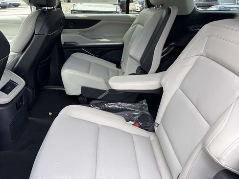 New 2026 Lincoln Navigator Premiere AWD/4WD image 18