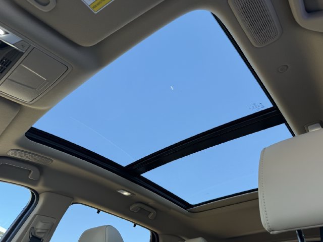 Used 2025 Acura MDX w/ Technology Package FWD image 24