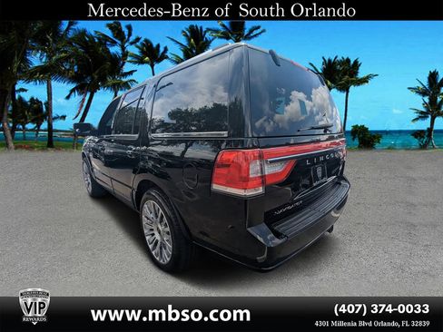 Used 2017 Lincoln Navigator Reserve RWD image 17