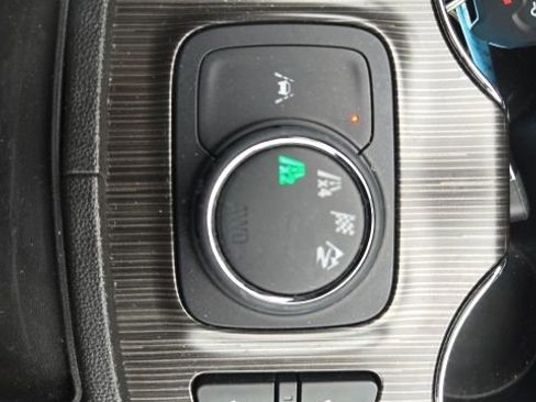 Used 2023 GMC Acadia SLT w/ Technology Package image 35