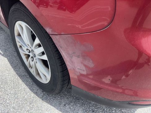 Used 2012 Ford Focus SEL FWD image 17