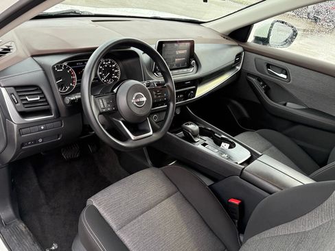 Certified 2023 Nissan Rogue SV FWD image 17