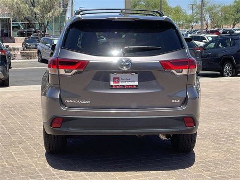 Certified 2019 Toyota Highlander XLE FWD image 5