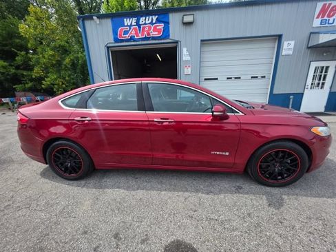 Used 2013 Ford Fusion Titanium w/ Titanium Driver Assist Pkg FWD image 4