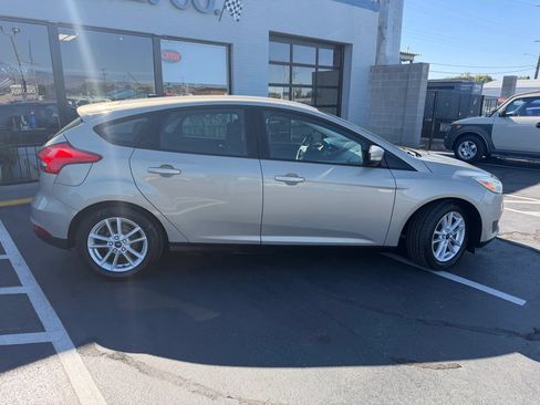 Used 2015 Ford Focus SE FWD image 9