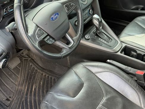 Used 2016 Ford Focus SE w/ Equipment Group 201A FWD image 6