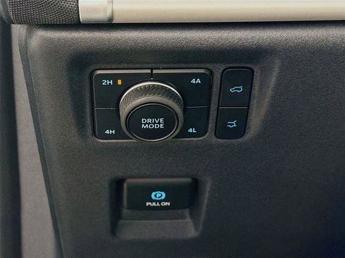 Used 2025 Ford Expedition Max Active AWD/4WD image 10