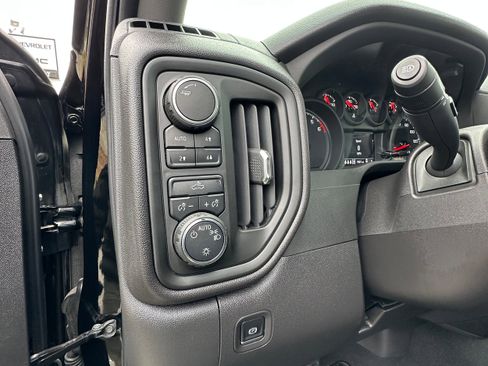 Used 2025 Chevrolet Silverado 1500 Custom Trail Boss w/ Turbomax Blackout Package image 10