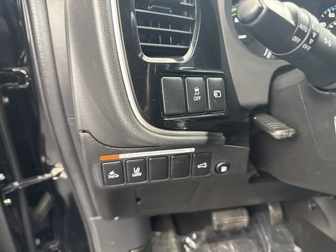 Used 2020 Mitsubishi Outlander SEL image 28