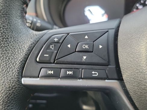 Used 2023 Nissan Kicks SR image 7