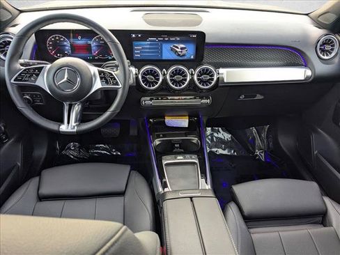 New 2025 Mercedes-Benz GLB 250 image 19