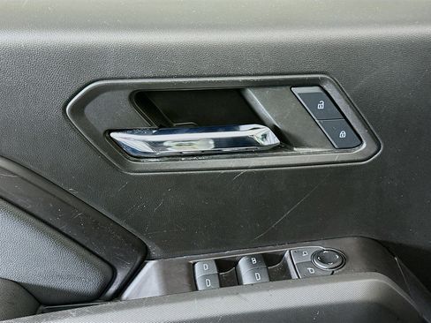 Used 2024 Chevrolet Colorado LT w/ LT Convenience Package image 15