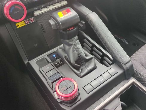 Used 2025 Toyota 4Runner TRD Off-Road AWD/4WD image 15