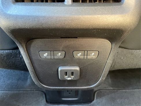 Used 2019 Chevrolet Equinox Premier image 22