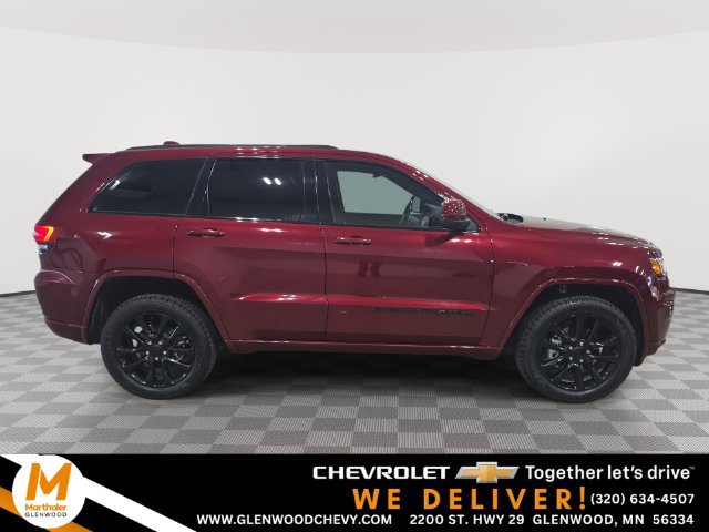 Used 2022 Jeep Grand Cherokee Laredo X AWD/4WD image 1