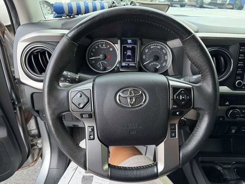 Used 2022 Toyota Tacoma SR5 image 4