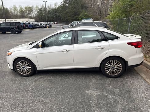 Used 2017 Ford Focus Titanium w/ Titanium Technology Package image 18