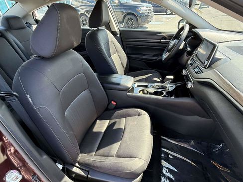 Used 2024 Nissan Altima 2.5 SV FWD image 20