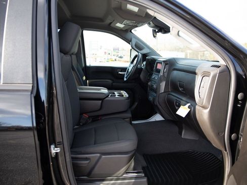 Certified 2024 Chevrolet Silverado 2500 Custom image 24