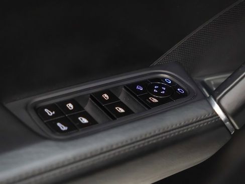 Certified 2019 Porsche Cayenne Turbo image 23