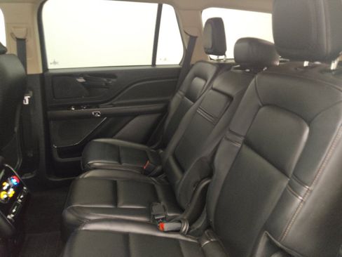 Used 2022 Lincoln Aviator AWD image 18