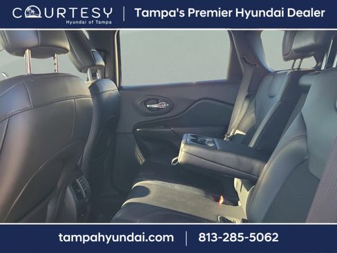 Used 2021 Jeep Cherokee Trailhawk w/ Comfort/Convenience Group image 13