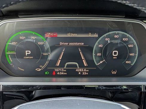 Certified 2022 Audi e-tron Premium Plus w/ Premium Plus Package image 11