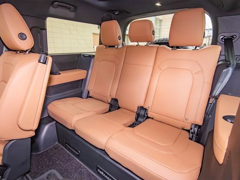 New 2026 Land Rover Defender 130 X-Dynamic SE image 45