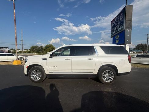 Used 2023 GMC Yukon XL Denali AWD/4WD image 7
