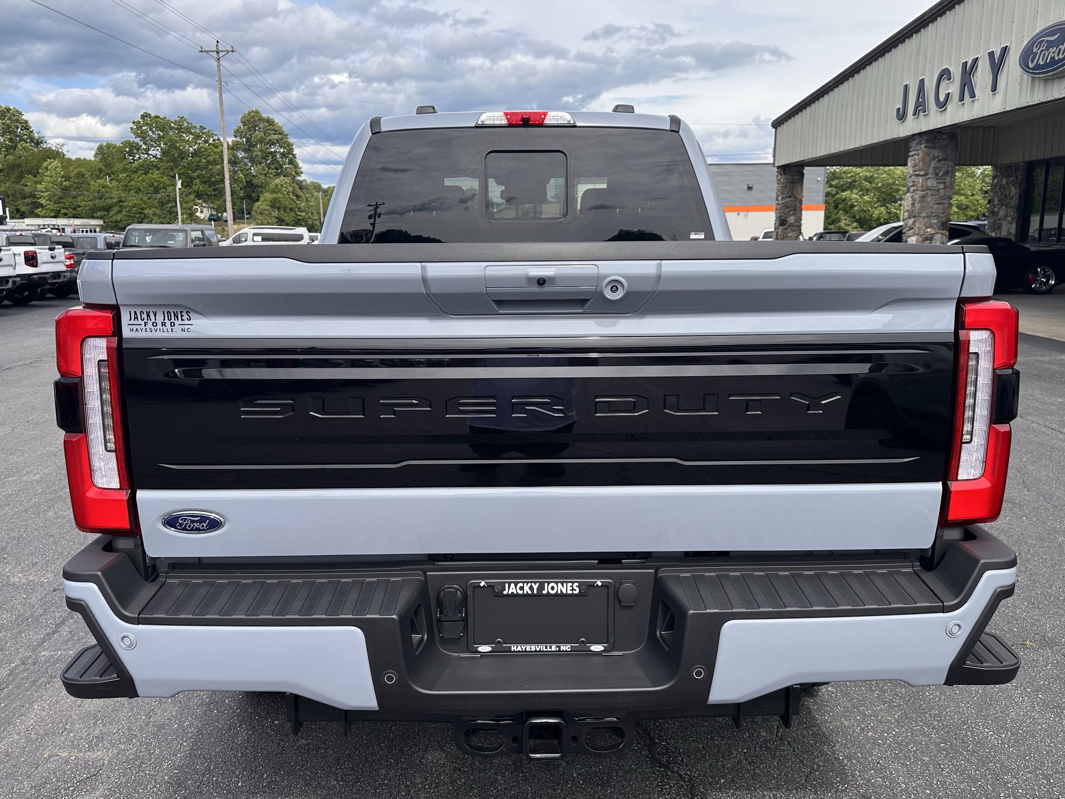 Used 2026 Ford F250 Platinum AWD/4WD image 7