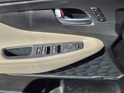 Used 2022 Hyundai Santa Fe Limited image 21