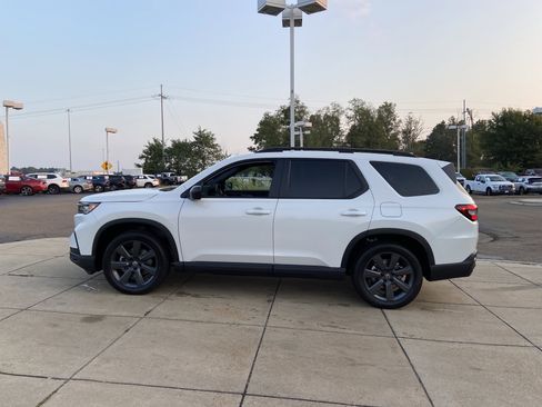 New 2025 Honda Pilot Sport image 6