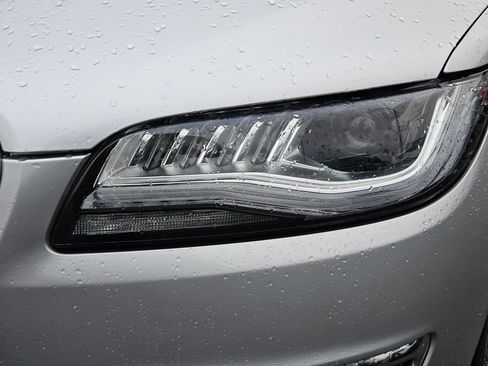 Used 2018 Lincoln MKZ Reserve image 12