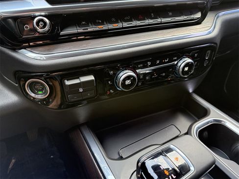 Used 2023 GMC Sierra 1500 SLT w/ SLT Premium Plus Package image 19