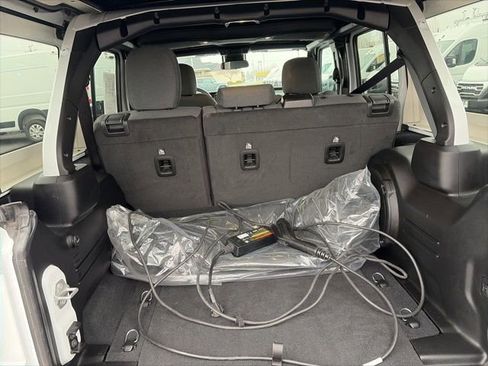 Used 2024 Jeep Wrangler Unlimited image 5