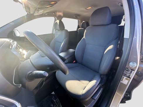 Used 2018 Kia Sorento LX image 19