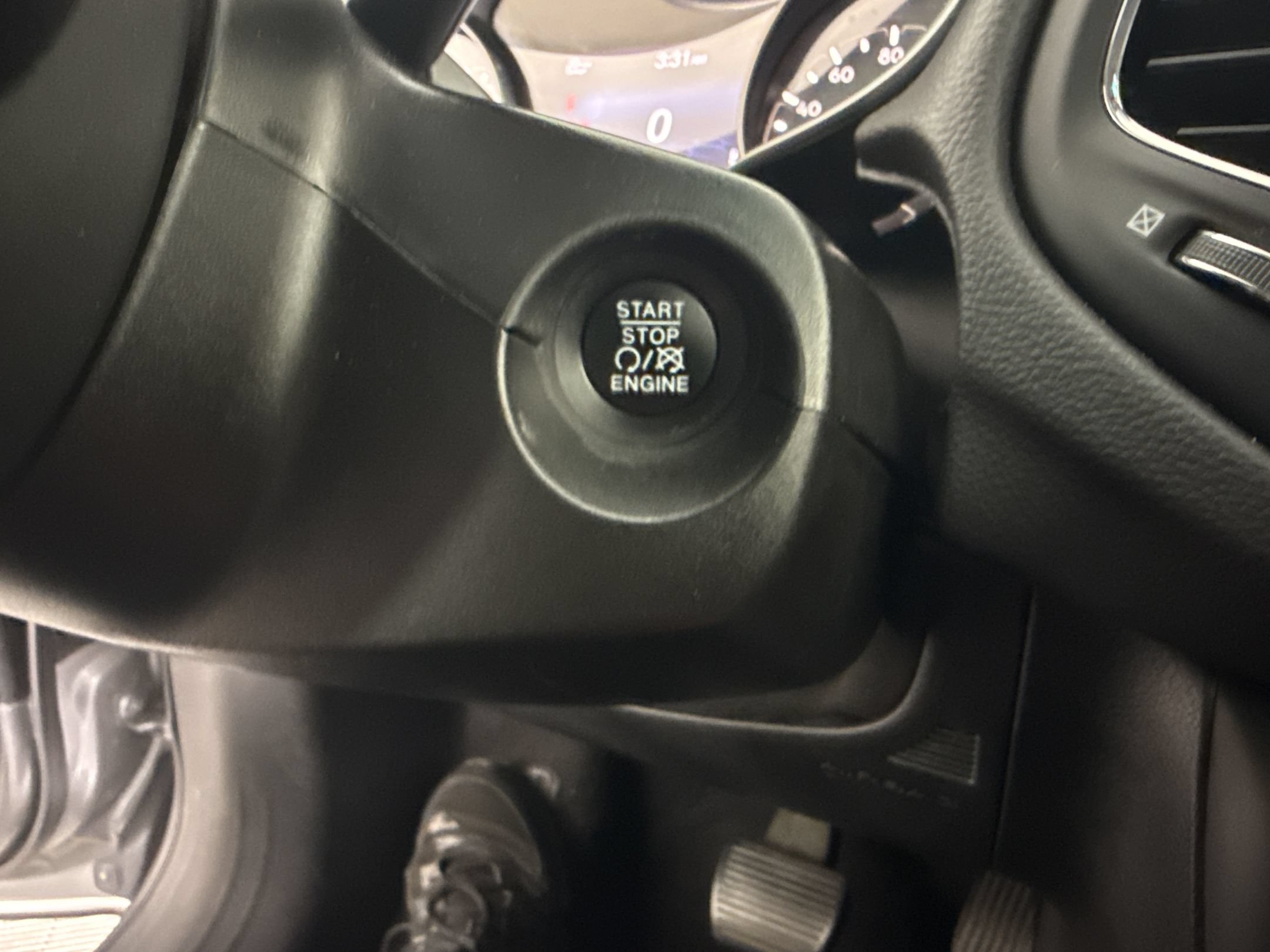 Used 2018 Jeep Compass Sport w/ Tech Group FWD image 16