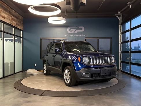 Used 2018 Jeep Renegade Latitude AWD/4WD image 1