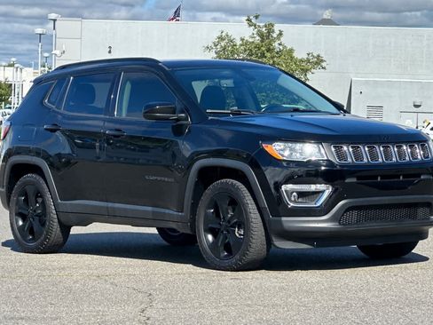 Used 2021 Jeep Compass Latitude w/ Sun and Sound Group AWD/4WD image 5