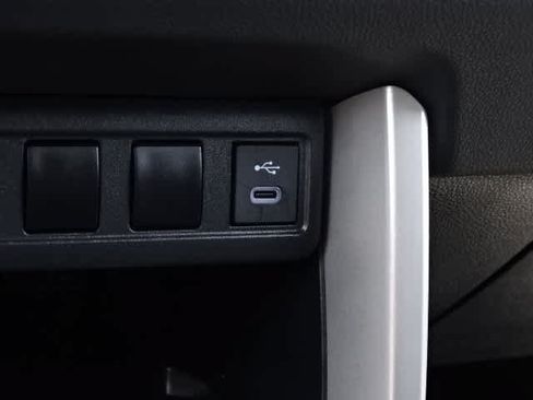 Certified 2024 Toyota Corolla Cross LE FWD image 32