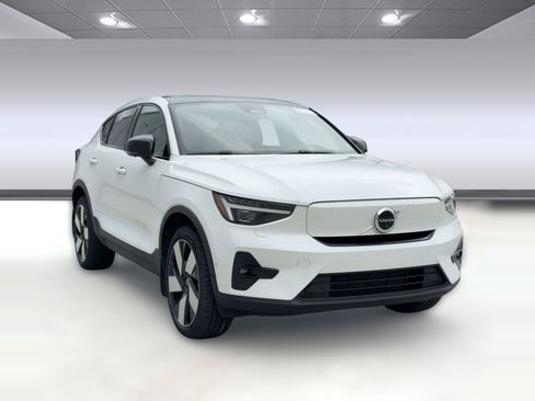 Certified 2023 Volvo C40 P8 Recharge Ultimate image 7