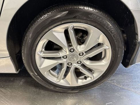Certified 2019 Honda Accord LX image 12
