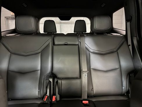 Used 2024 Cadillac XT6 Luxury w/ LPO, Floor Liner Package FWD image 16