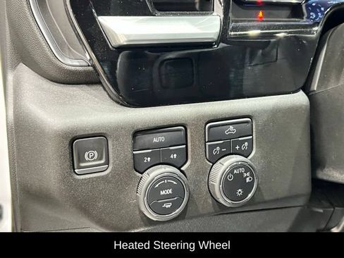 Used 2022 Chevrolet Silverado 1500 LT AWD/4WD image 16