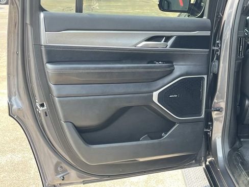 Used 2023 Jeep Wagoneer Series II AWD/4WD image 20