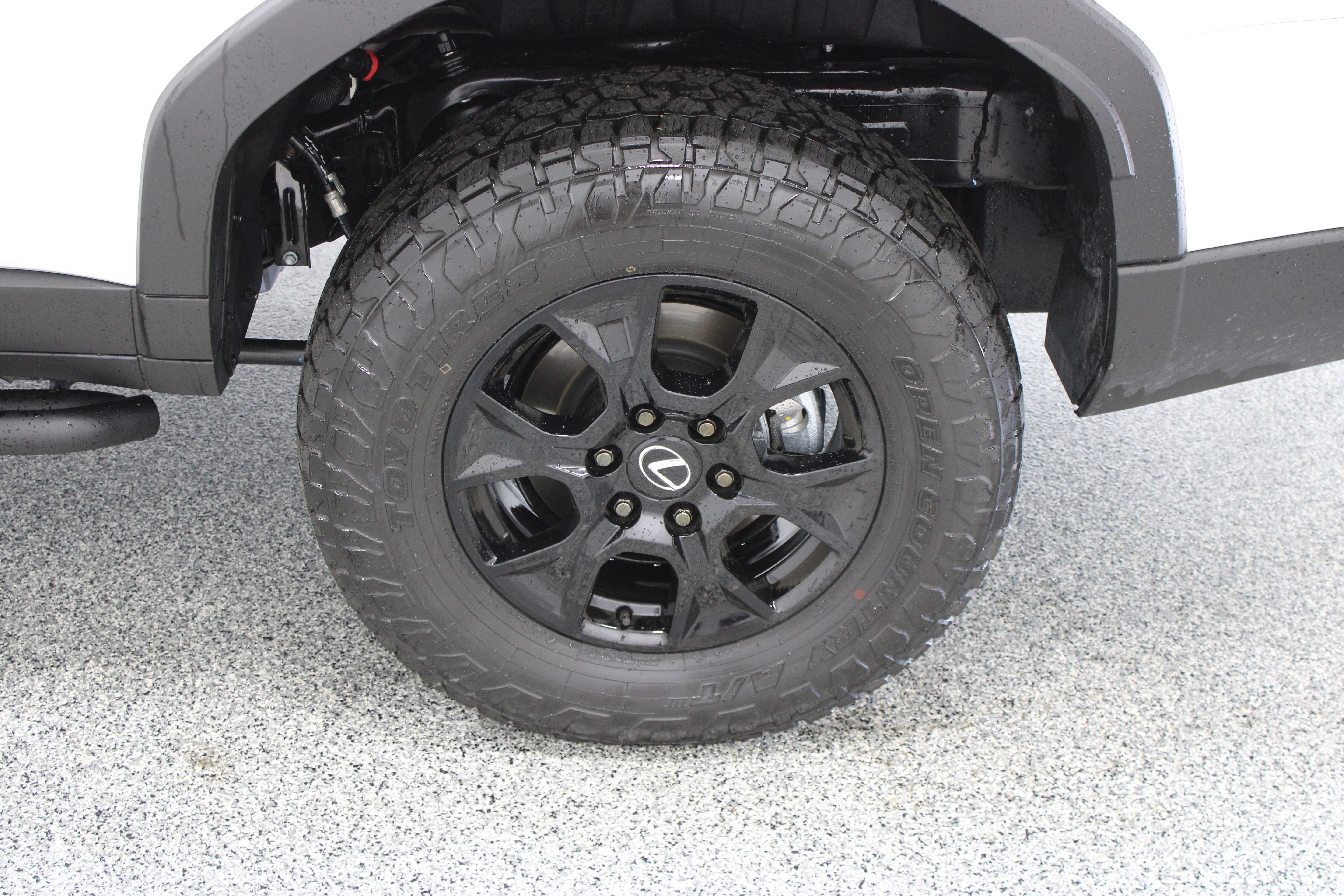 Used 2026 Lexus GX 550 AWD/4WD image 9