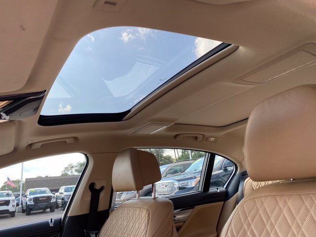 Used 2016 BMW 750i xDrive AWD/4WD image 16