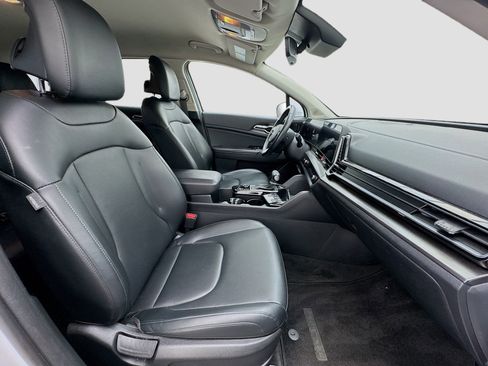 Used 2024 Kia Sportage EX FWD image 19