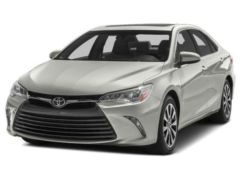 Used 2015 Toyota Camry LE FWD image 1